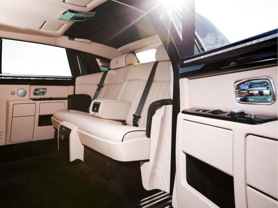  Rolls-Royce Phantom EWB 2009 года  (фото 2 из 2)